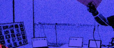 Datamancer: носимый контроллер для управления мультиэкранами жестами