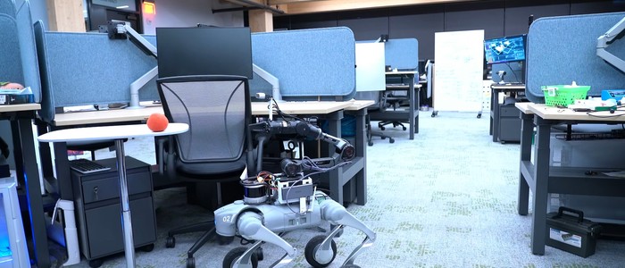 Maestro планирует движения роботов в реальном времени через замкнутый цикл VLM