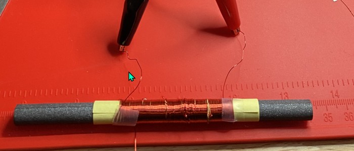 Феррит увеличил индуктивность катушки в 12 раз: с 5,3 до 66 мкГн